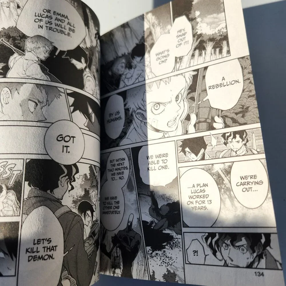 The Promised Neverland 10 Volume 10 Kaiu Shirai Graphic Novel Book Comics Comic